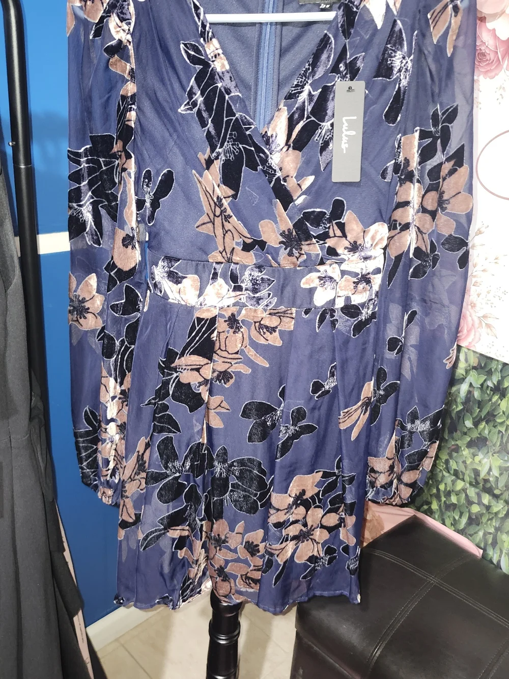 Lulu's Navy Floral Velvet Burnout V‑Neck Mini Dress